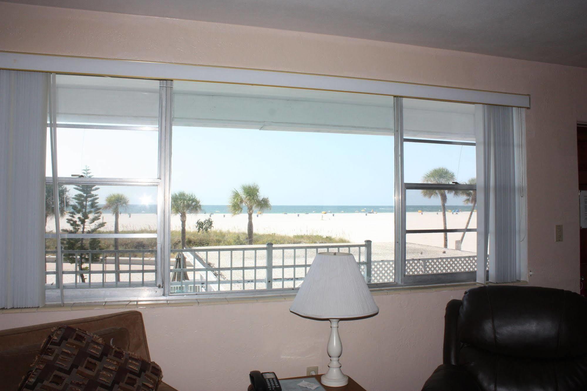 Ibeach Resort Treasure Island Buitenkant foto